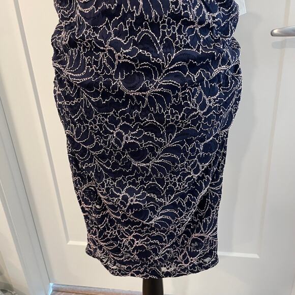 Motherhood Maternity Dress women's size MEDIUM fully line lace outer layer new - Picture 3 of 16